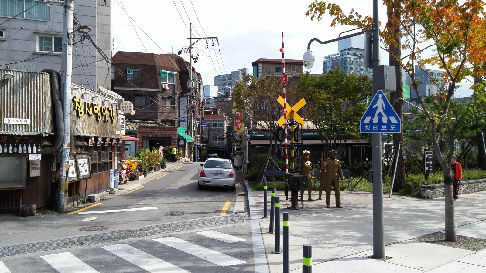 Gyeongui Line Forest Trail near Hongdae, showing a calmer neighborhood area for travelers comparing where to stay in Seoul.