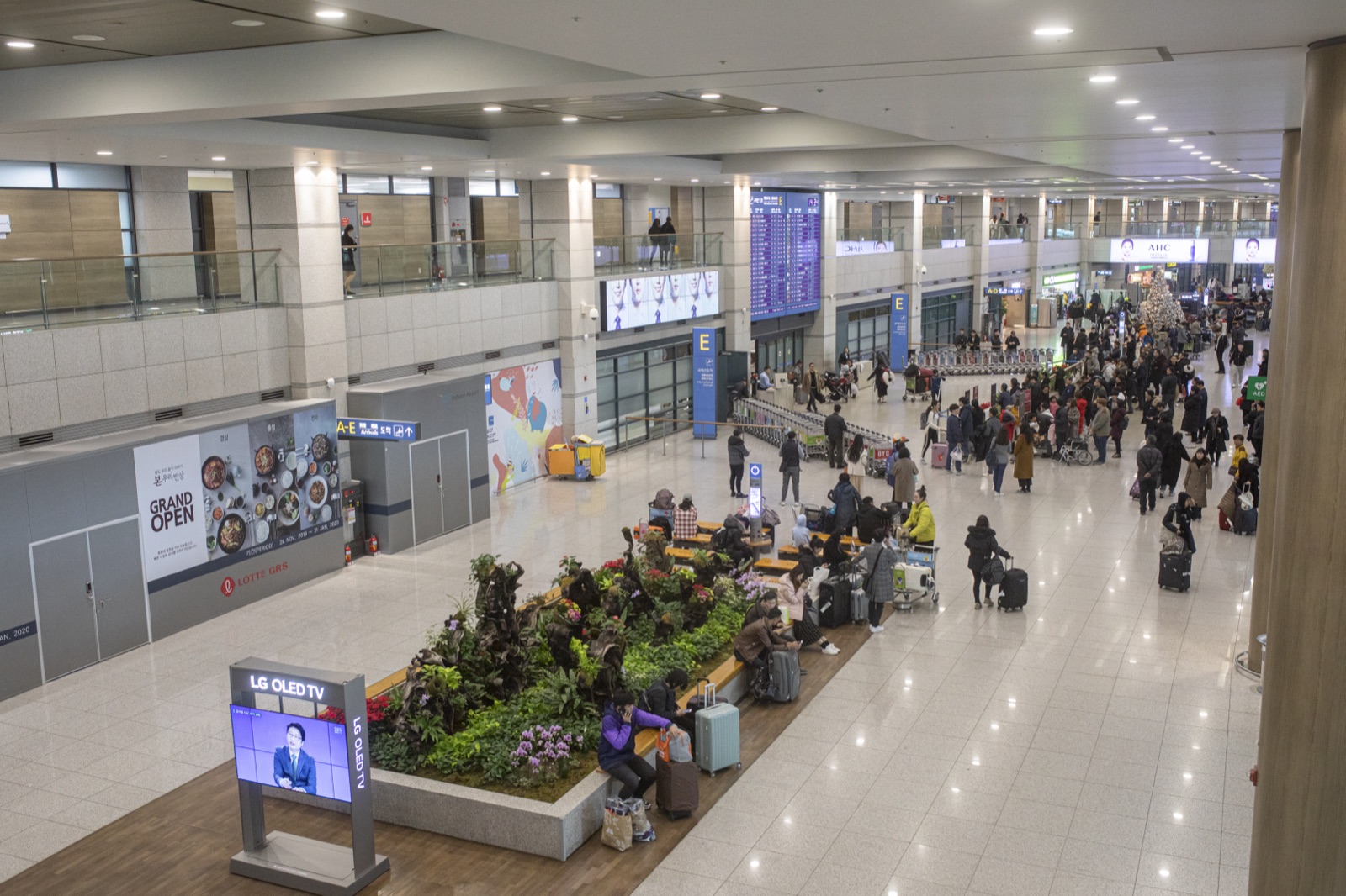 Arrival hall inside Incheon International Airport Terminal 1